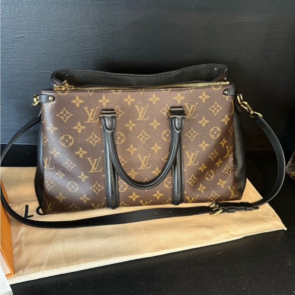 Authentic Louis Vuitton soufflot mm - Picture 1 of 7
